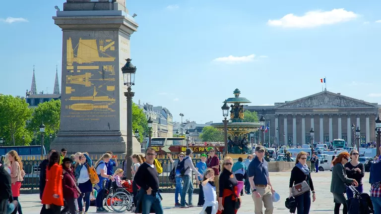 Place-De-La-Concorde dipenuhi Wisatawan