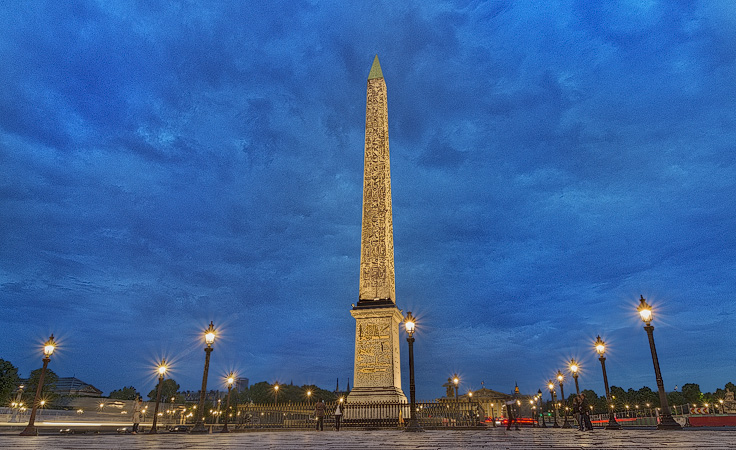 The Luxor Obelisk in place de la Concorde at night