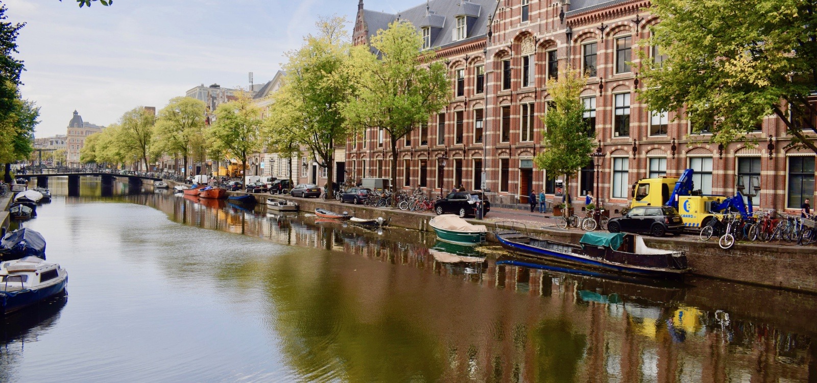 kloveniersburgwal canal amsterdam