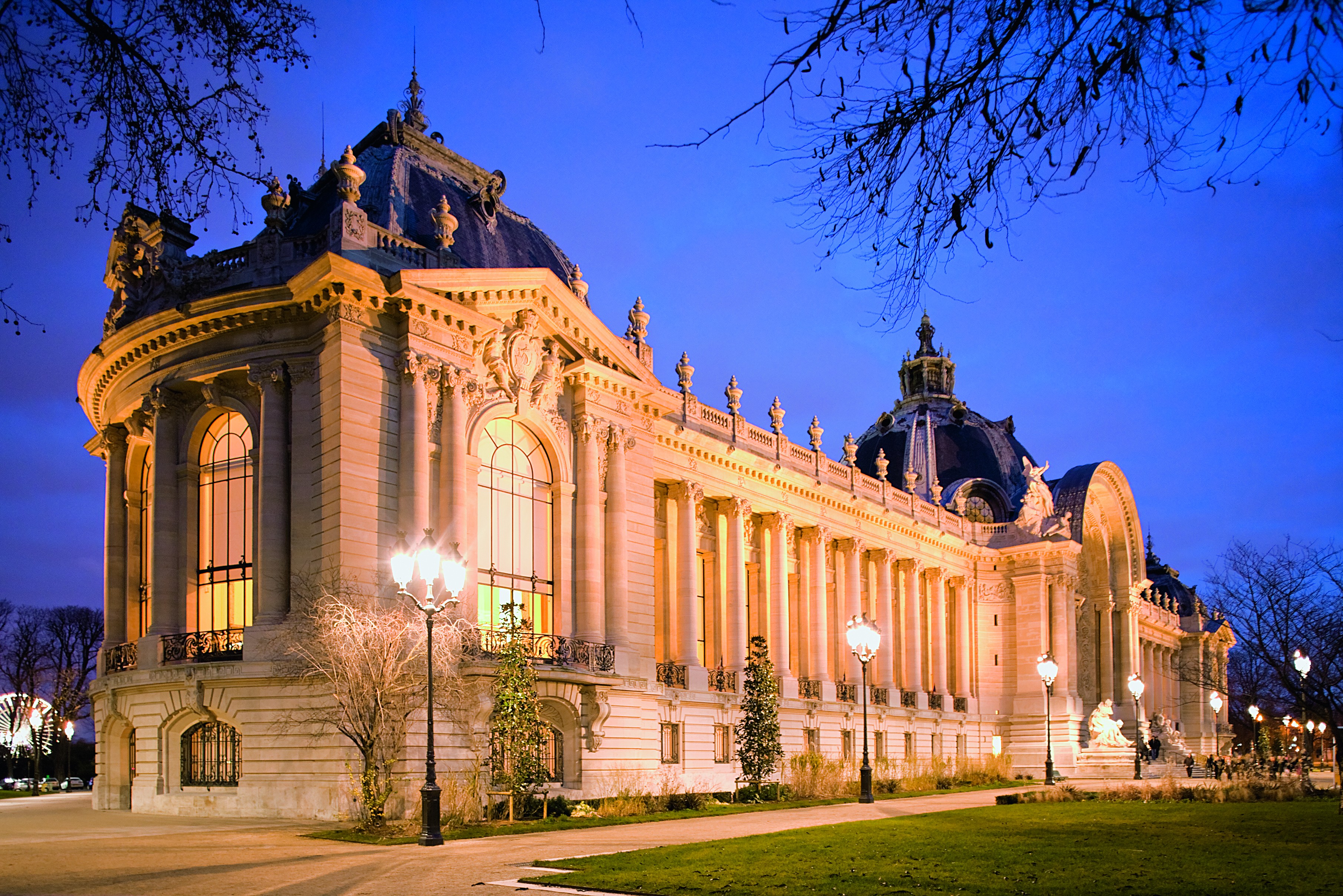 Desain Gedung Petit Palais