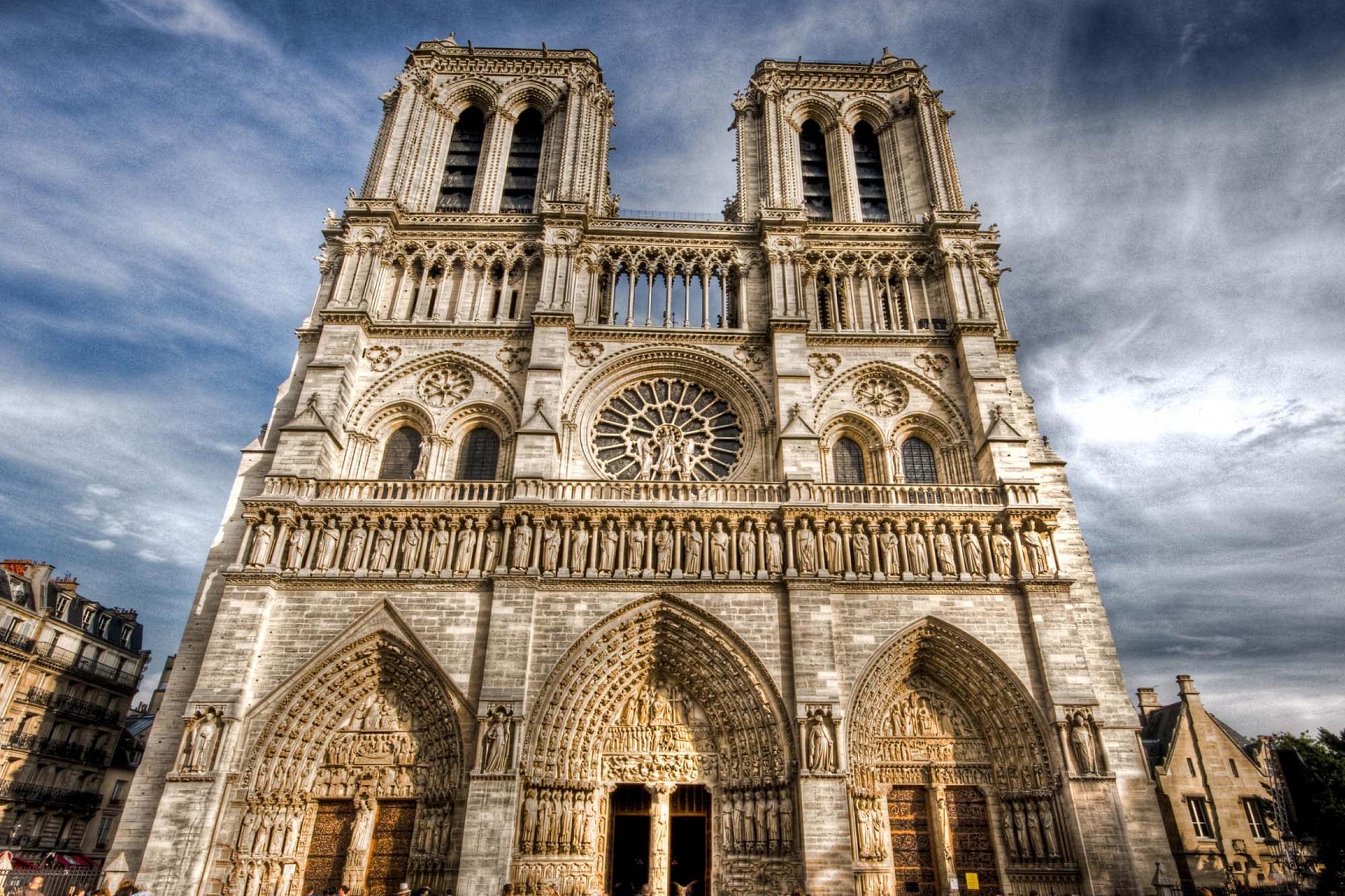 Menara Notre Dame Dan Puncak Menara, Tempat Untuk Melihat Keindahan View Paris