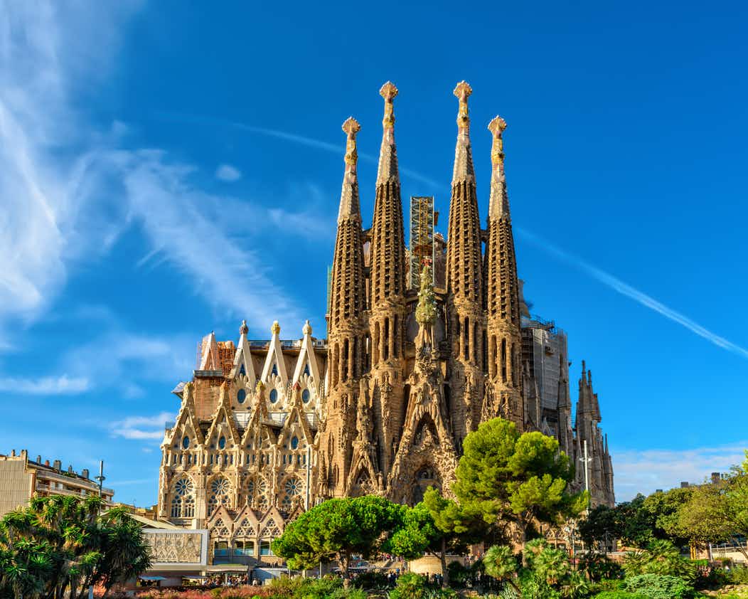 Sagrada Familia Adalah Landmark Barcelona Dan Tengara Yang Paling Banyak Dikunjungi Di Seluruh Spanyol