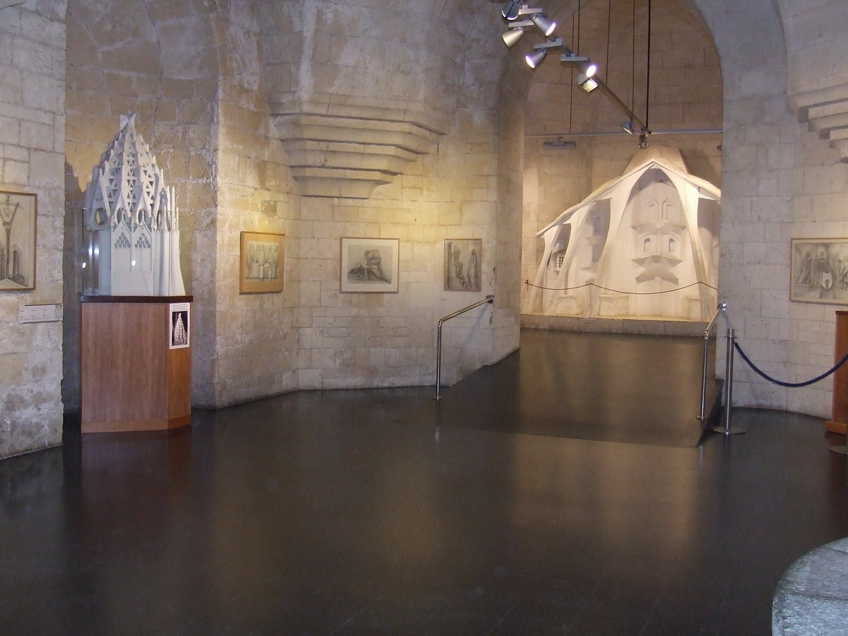 Sagrada Familia Adalah Rumah Bagi Makam Antoni Gaudi