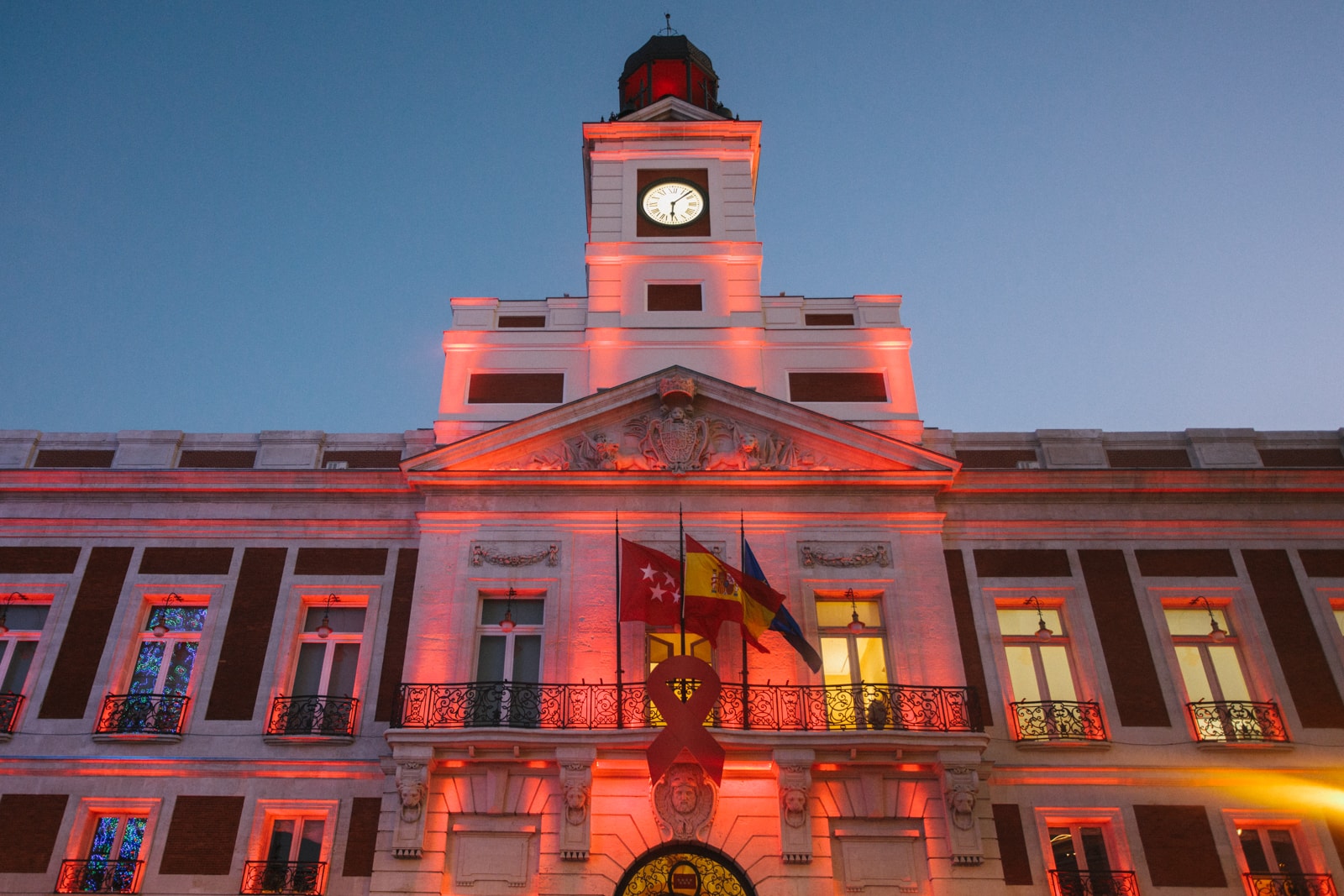 puerta del sol clock