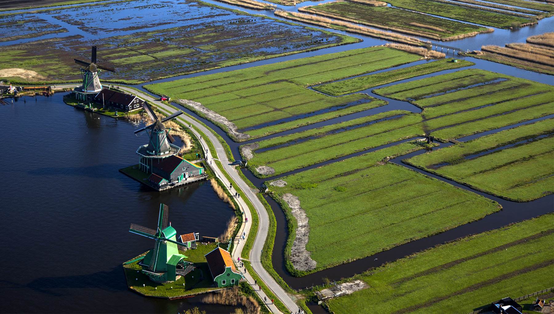 Zaanse Schans, Desa Wisata dengan Pesona Kincir Angin yang Cantik di Belanda