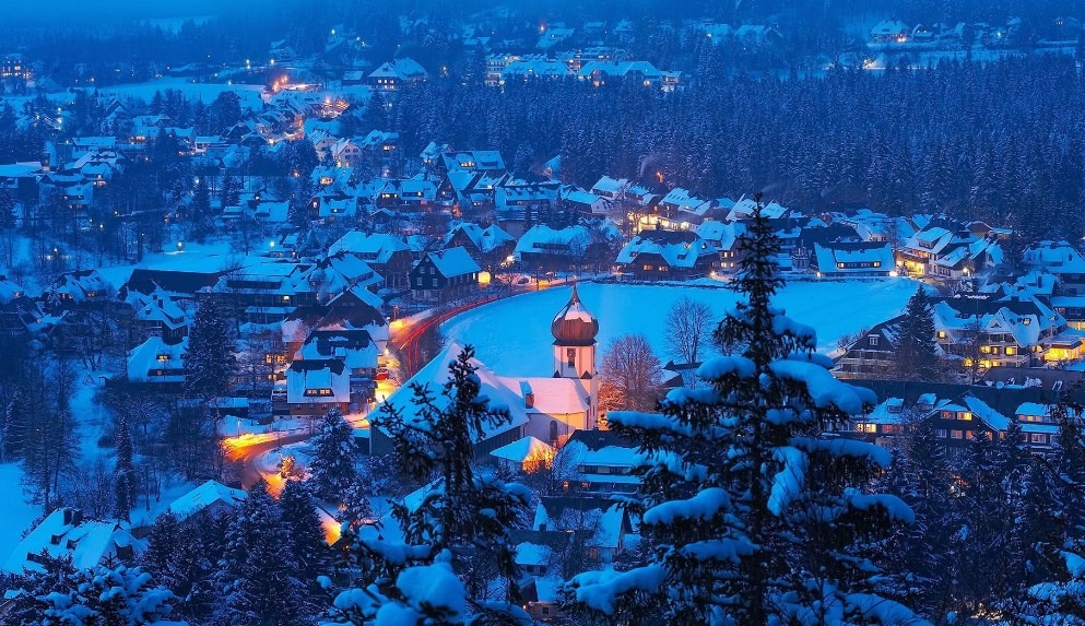 Paket Tour Eropa Barat Wisata Muslim Desember 12 Hari / Musim Dingin (Winter) 2023